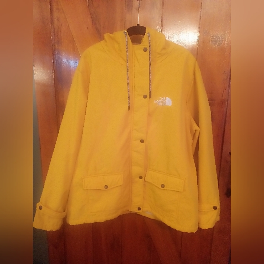 **NWOT** The North Face (insulated) Coat